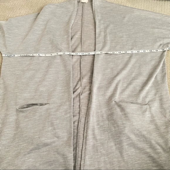 DONNI. Gray White Striped Pocket Open Cardigan - Picture 10 of 13